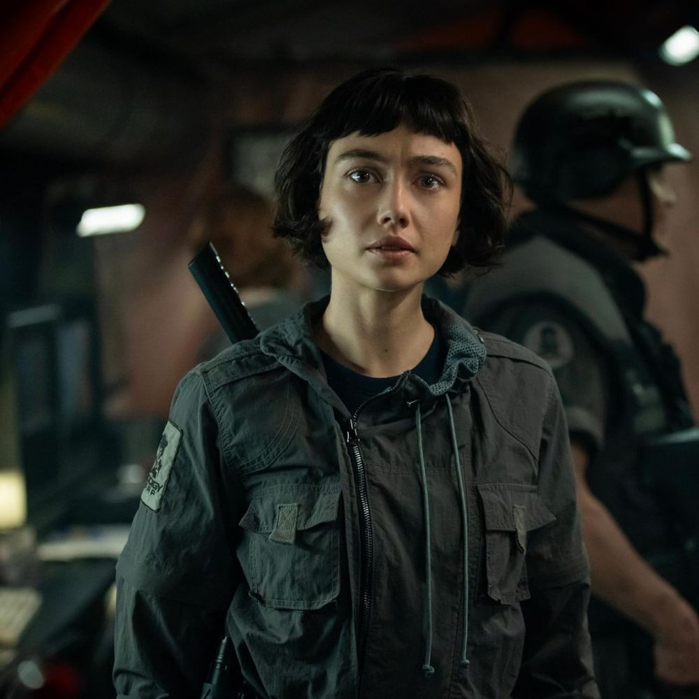 Alien: Earth Wendy (Sydney Chandler) Prodigy Corp Grey Uniform Jacket - Front View